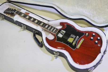 Gibson SG Standard.